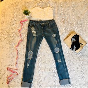 🎉HP🎉 Ripped blue jeans 👖✨